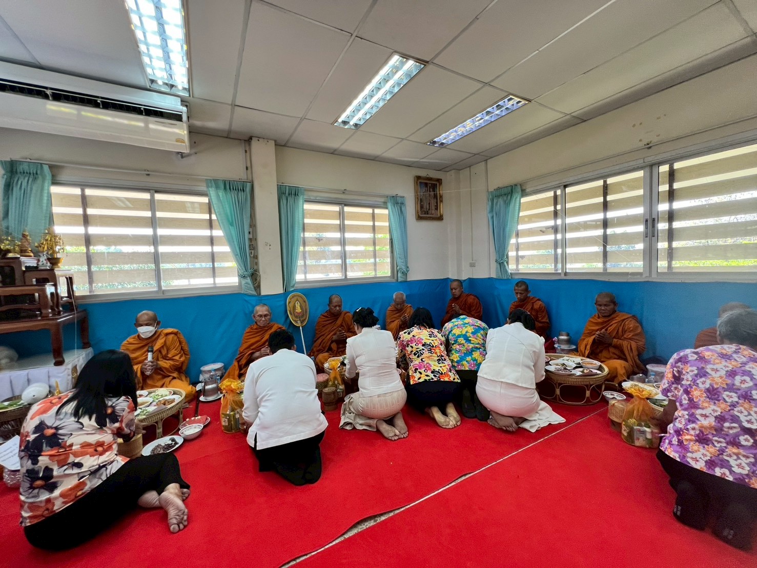 title - ส.ป.ก. ยโสธร จัดพิธีเจริญพระพุทธมนต์ทำบุญถวายภัตตาหารเพลแด่พระสงฆ์ พิธีสักการะศาลเจ้าที่และสิ่งศักดิ์สิทธิ์ประจำสำนักงาน เนื่องในเทศกาลวันขึ้นปีใหม่ไทย
